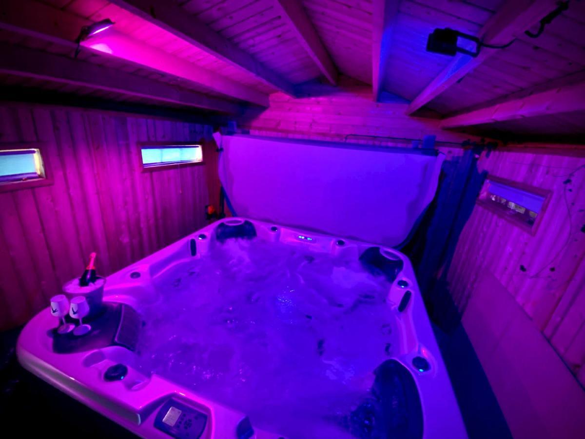Beautiful Hot Tub Suite In Lytham St Annes Exteriér fotografie